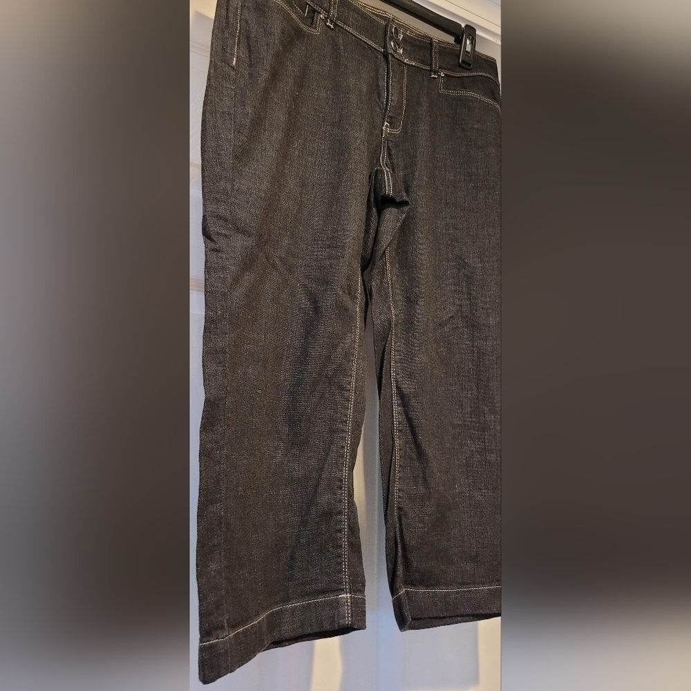 $99 Women's White House Black Market Crop Leg Dark Wash Denim Jeans Size 8 WHBM - Picture 2 of 12